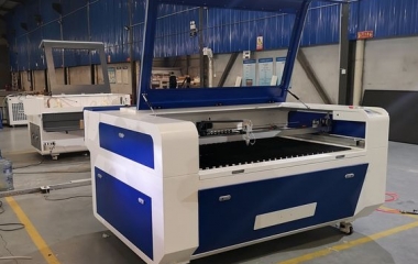 Xu hướng ứng dụng máy CNC laser trong sản xuất hiện đại năm 2024